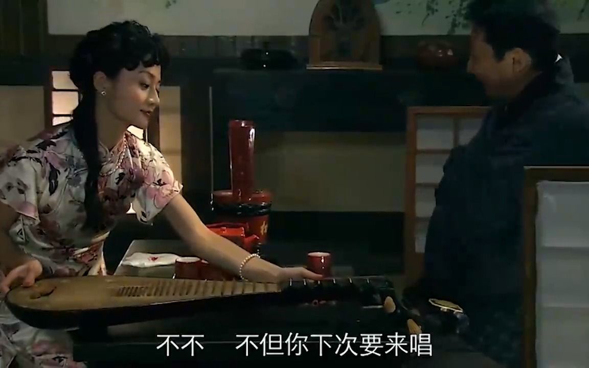 激战江南:美女为了拿到情报,不惜出卖色相,假装跌进鬼子怀中!