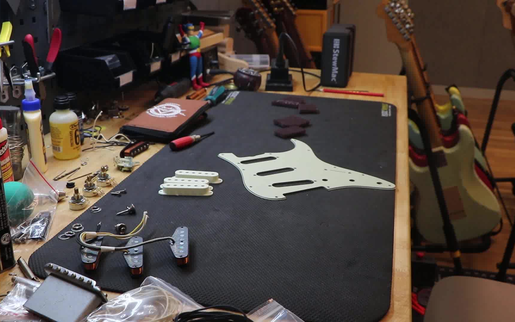 组装电吉他