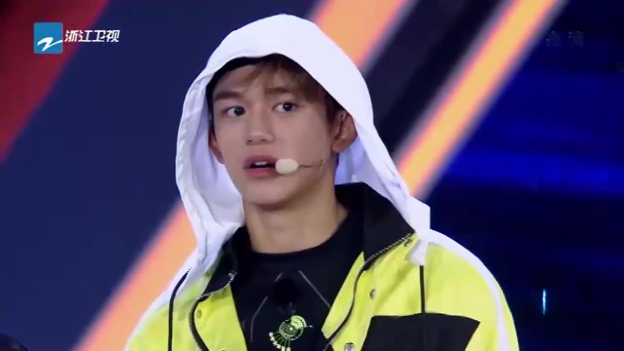 威神v黄旭熙就剪了猪猪包顺便看个综艺③