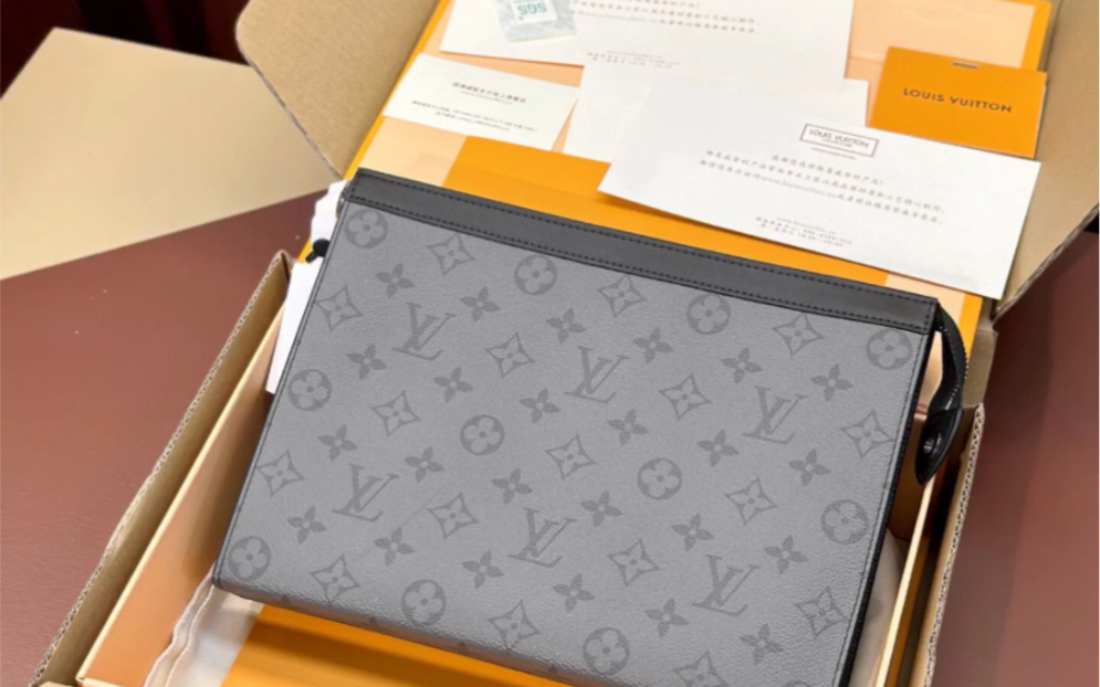 盘点一下原单lv路易威登m69535 pochette voyage 中号手拿包以