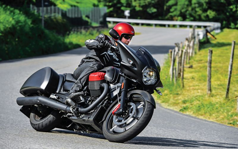 官方宣传片 / 摩托古兹 mgx-21 黑手党の空中堡垒【共2p】