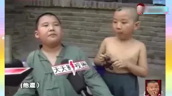 Скачать видео: 幼年郭麒麟抽烟被老郭发现，身上烟味比于谦身上都重，这理由绝了