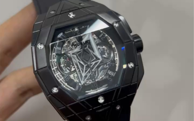 『hublot宇舶』推出「big bang sang bleu lll」 刺青三代,一代更胜一
