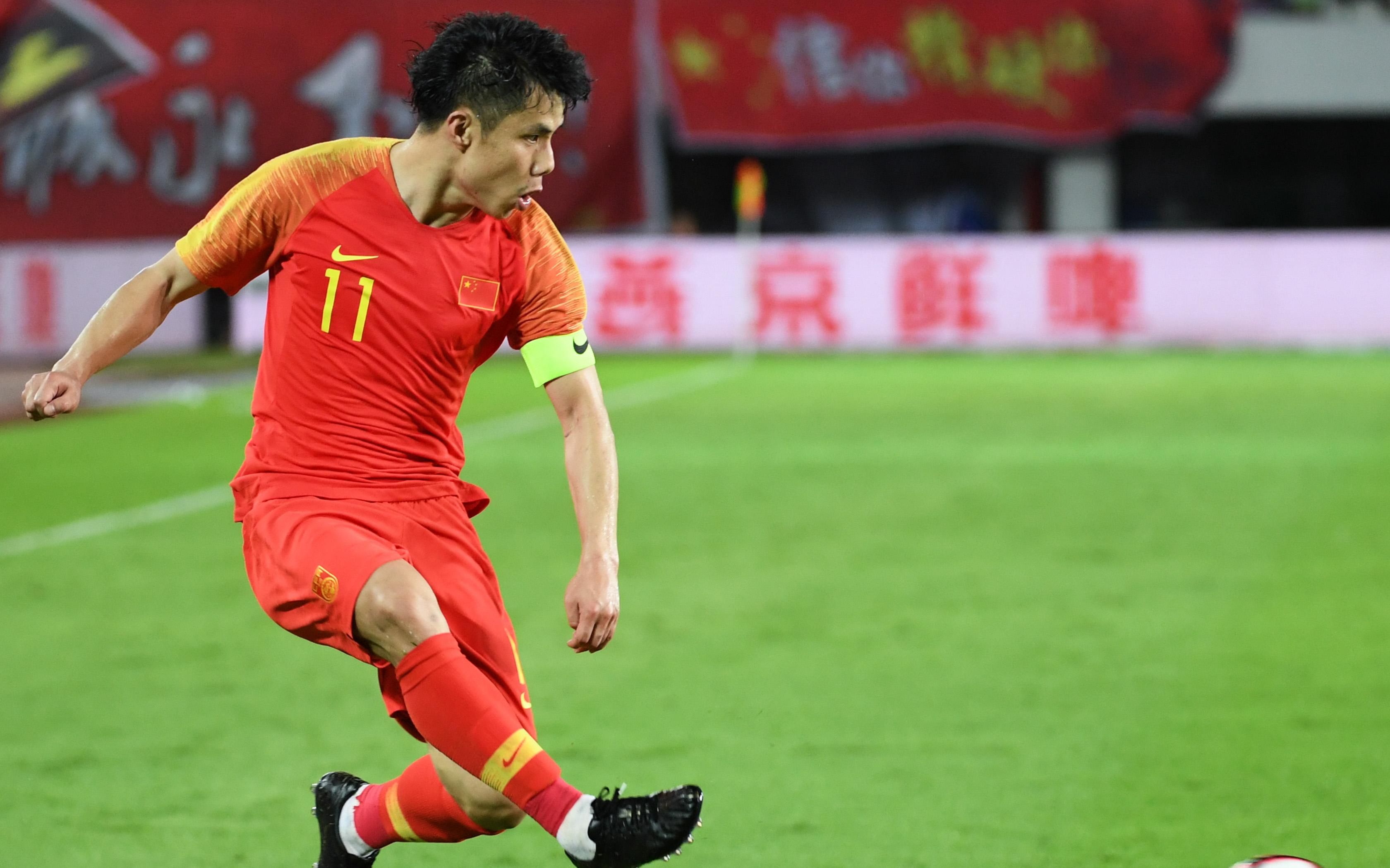 国足将再迎两大归化球员,队长蒿俊闵却遭遇尴尬,恐失去主力位置_哔哩