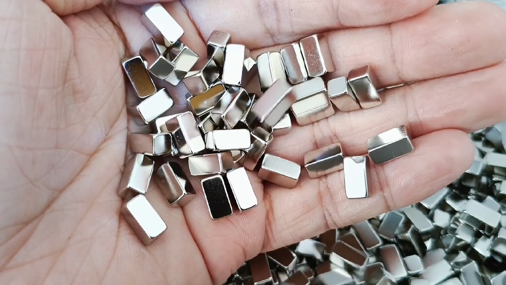 宇烁磁材定制方形镀镍强力磁铁,尺寸f10*5*