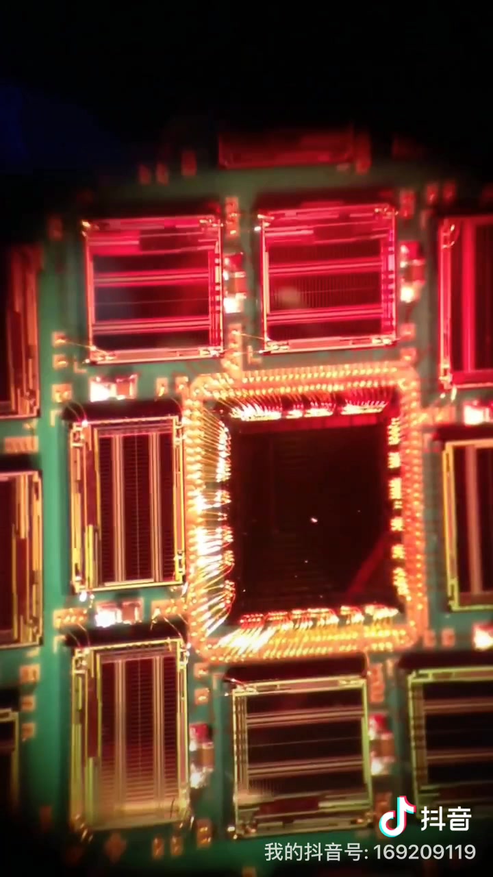 芯片中的打线键合技术里面用的都是金线哟