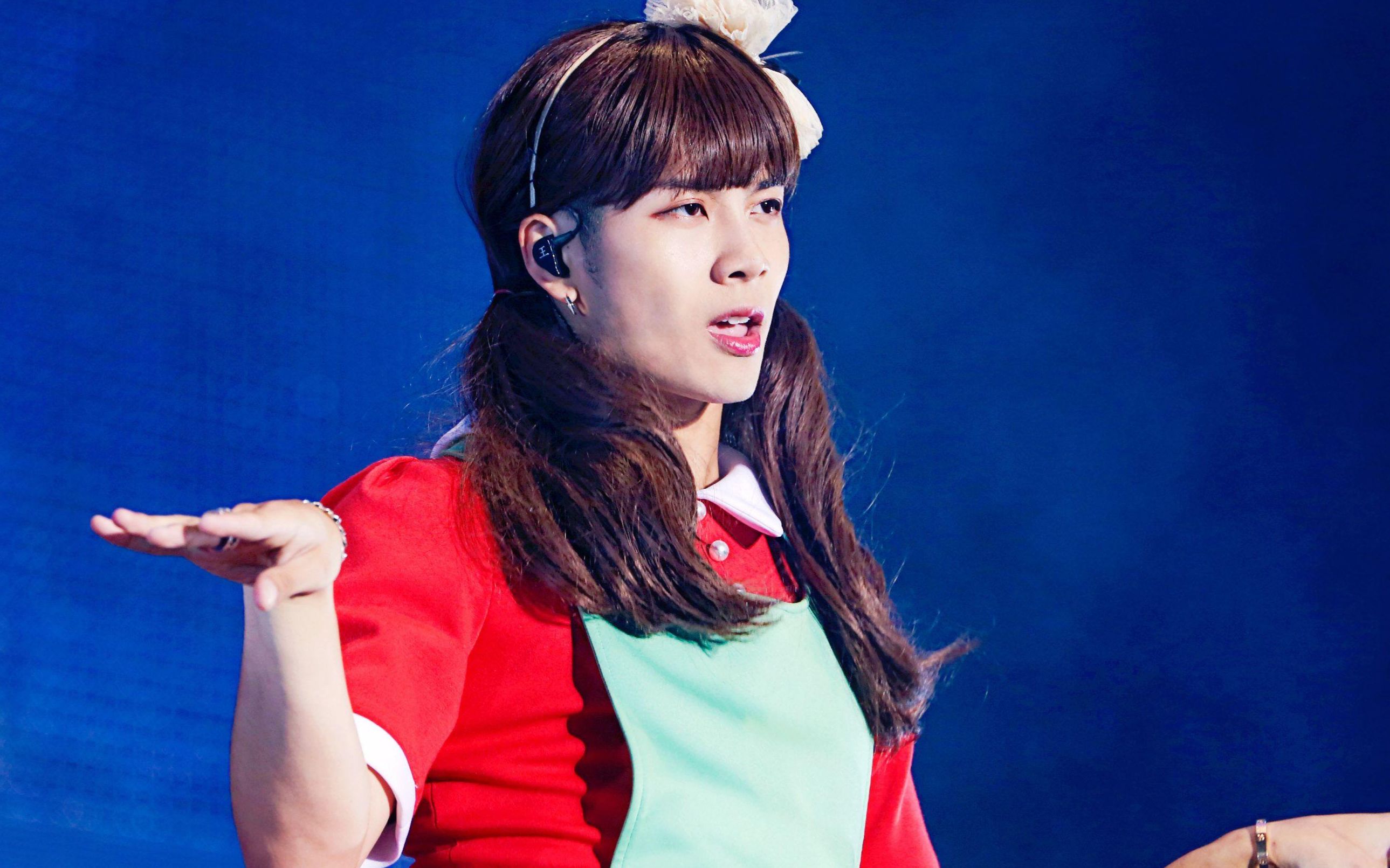 真正的男人:王嘉尔和众人抛毒蛇助教,朴俊延终于笑了!