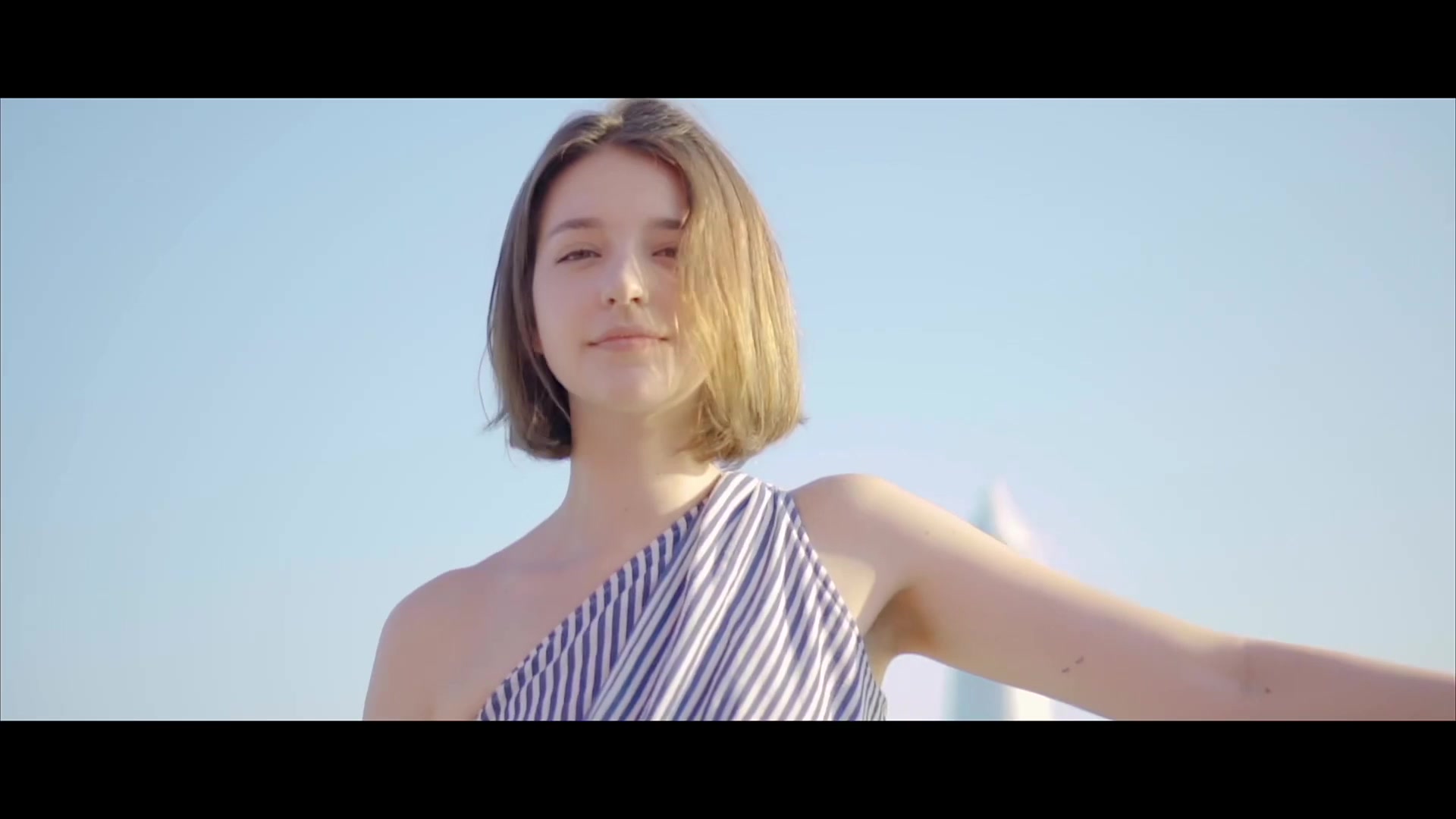 angelinadanilova她眨眼的那刻宛若新生