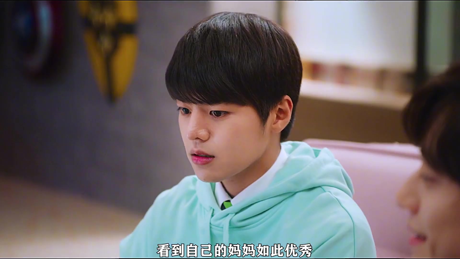 中年大叔重返十八岁 帮助孩子报复校霸 默默守护