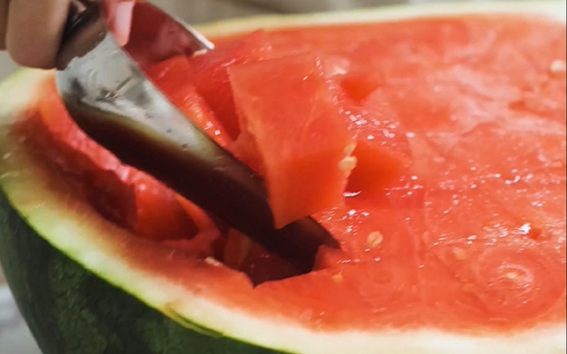 活动  西瓜的神仙吃法~排骨突然间有了灵魂,审核都逃不过这劫难