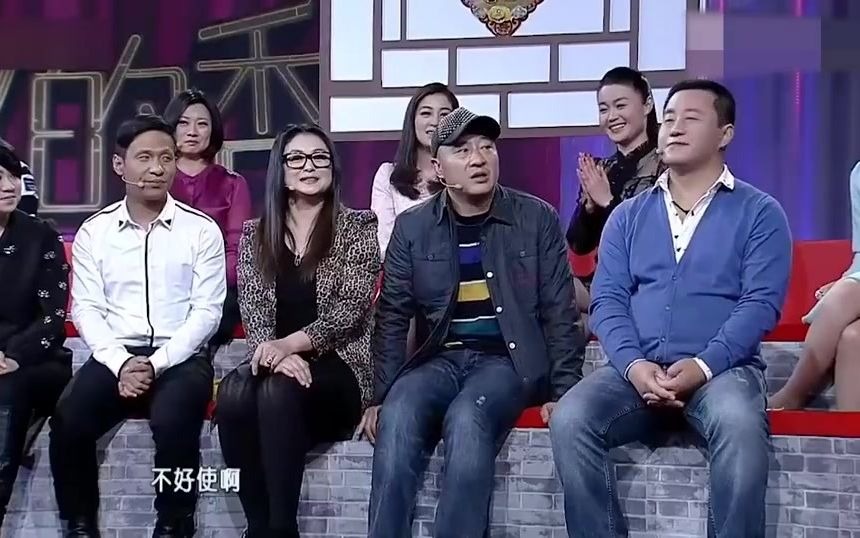 赵四一展舞姿系列,与田娃跳舞太魔性,把台下李湘逗得哈哈大笑!