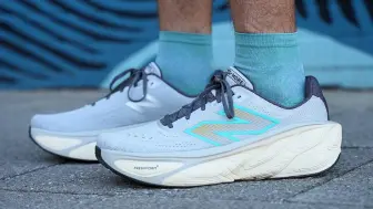 Video herunterladen: 【Ben Parkes】New Balance MORE V5（100% 诚实测评）——这是有史以来最舒适的跑鞋吗？