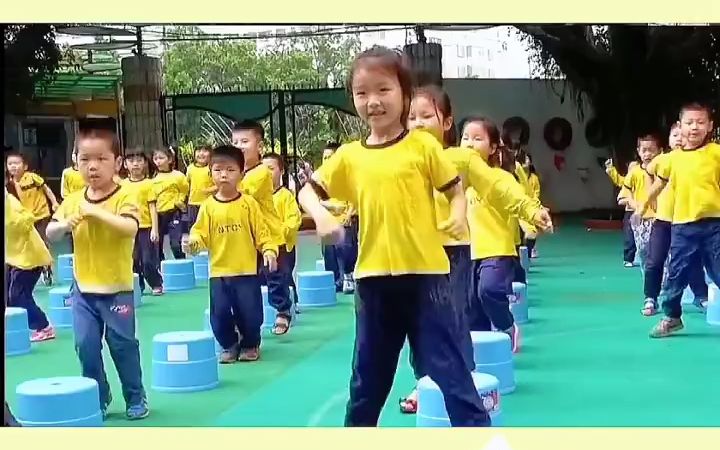 [图]幼儿园中班早教操丨《凳子操》各大幼儿园必备的早教操。幼儿园幼师早教幼儿园早操幼儿园亲子早教幼儿园早教幼儿园早操律动幼儿园中班早操.mp4