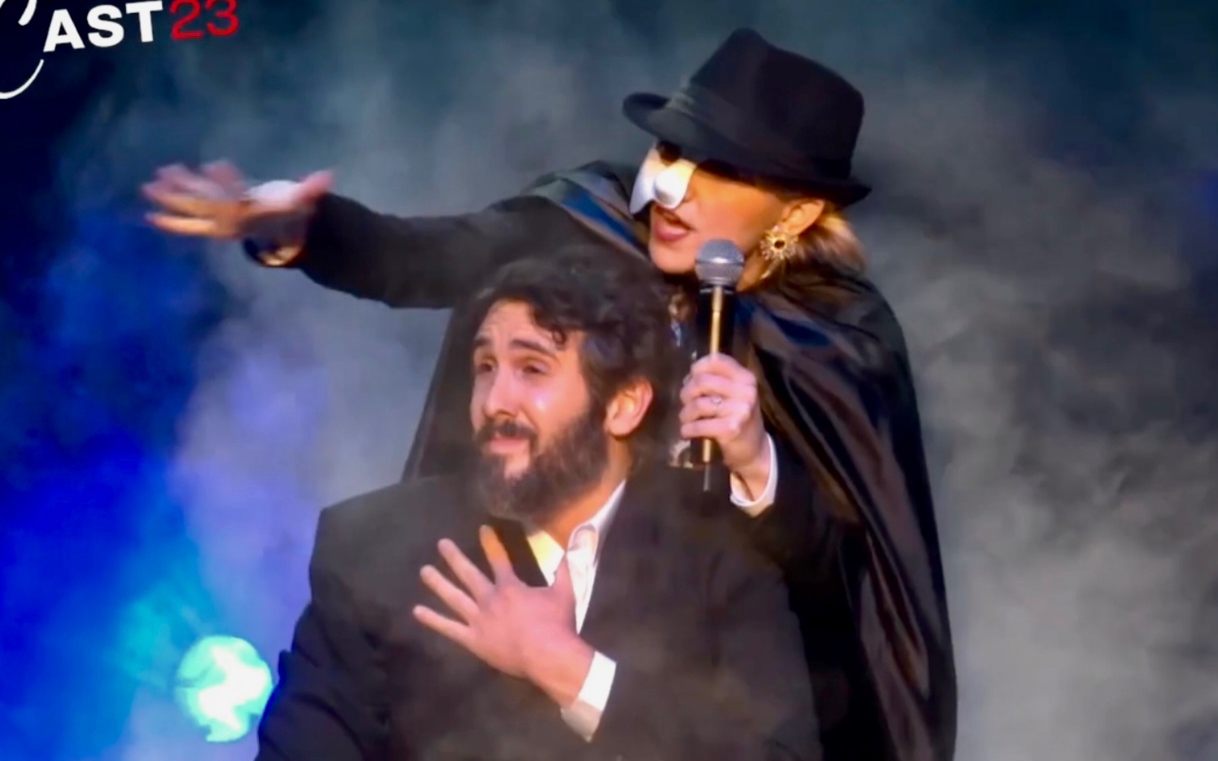 [图]魅影小C全反串！Annaleigh Ashford & Josh Groban “The Phantom of the Opera”