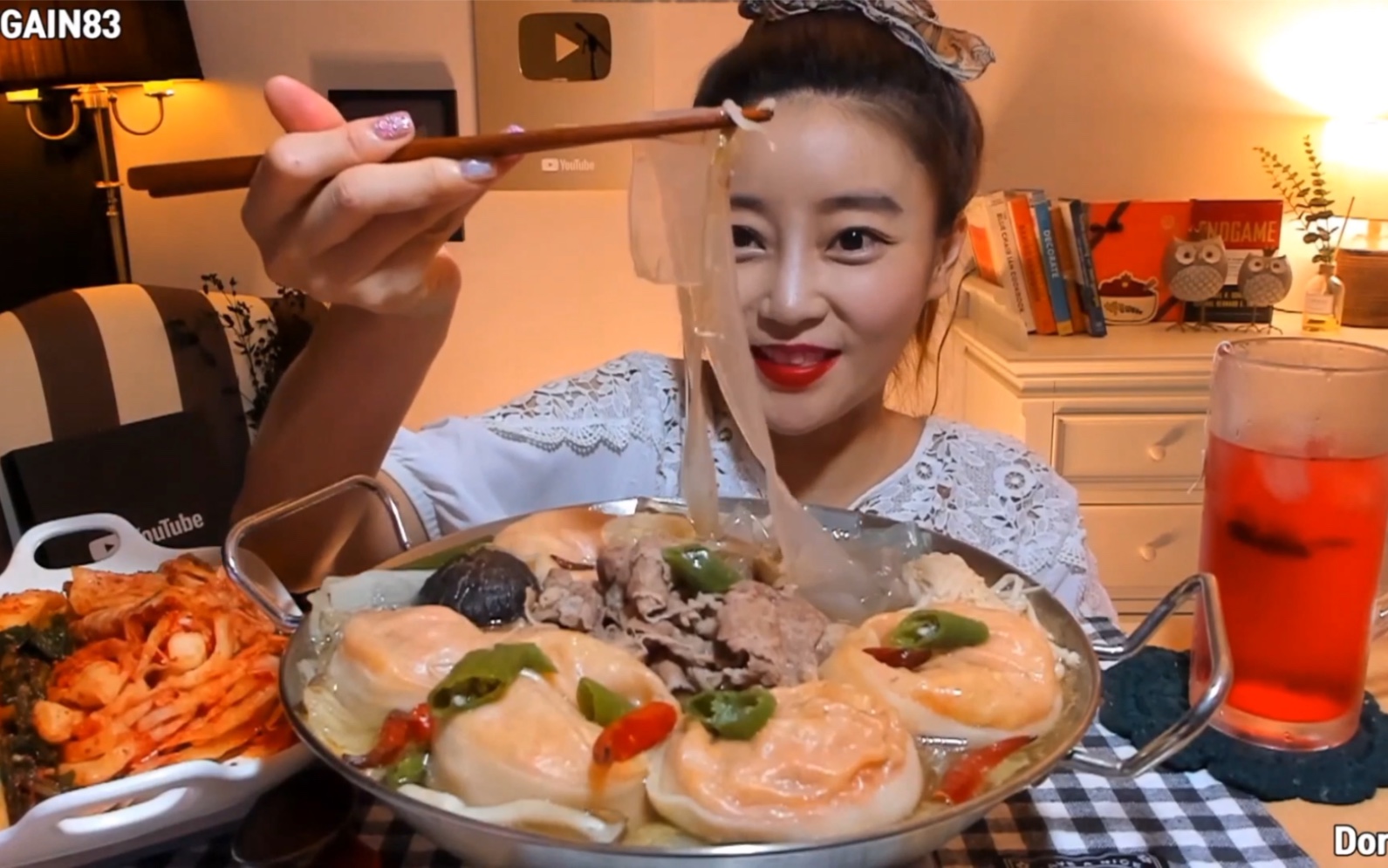 【dorothy】韩国吃播欧尼多萝西吃牛肉宽粉和饺子_哔哩哔哩_bilibili