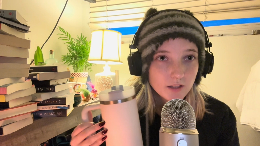 kiwi 窃窃私语,随机触发,喷壶水的声音有点像女同