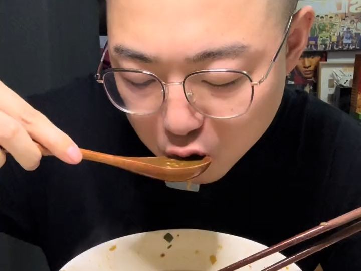 小时候我爸教我的微波炉方便面,特别好吃,亚洲醋王