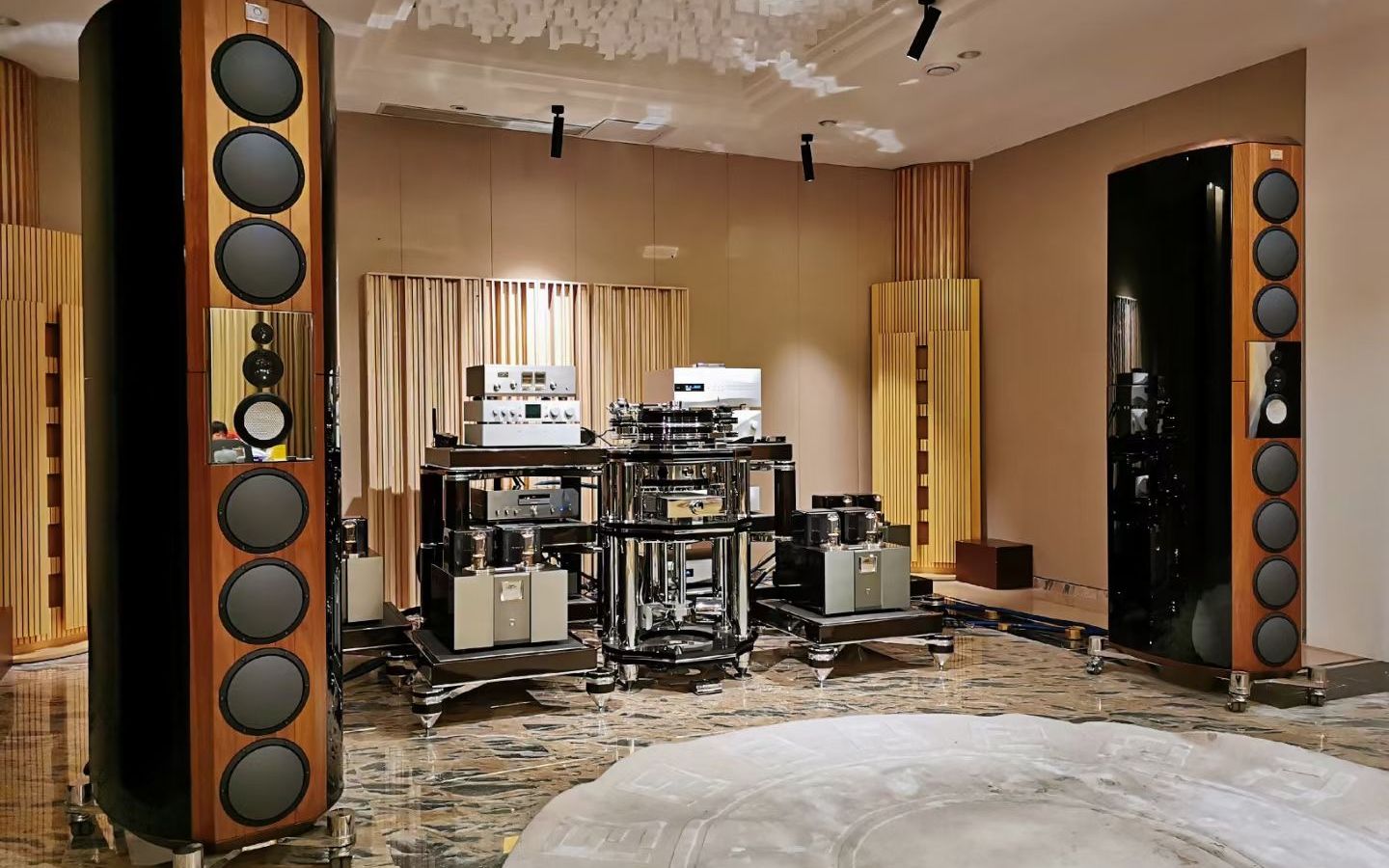 【hifi发烧友】这两个音箱楼层低都进不去!360周鸿祎周总同款音箱!