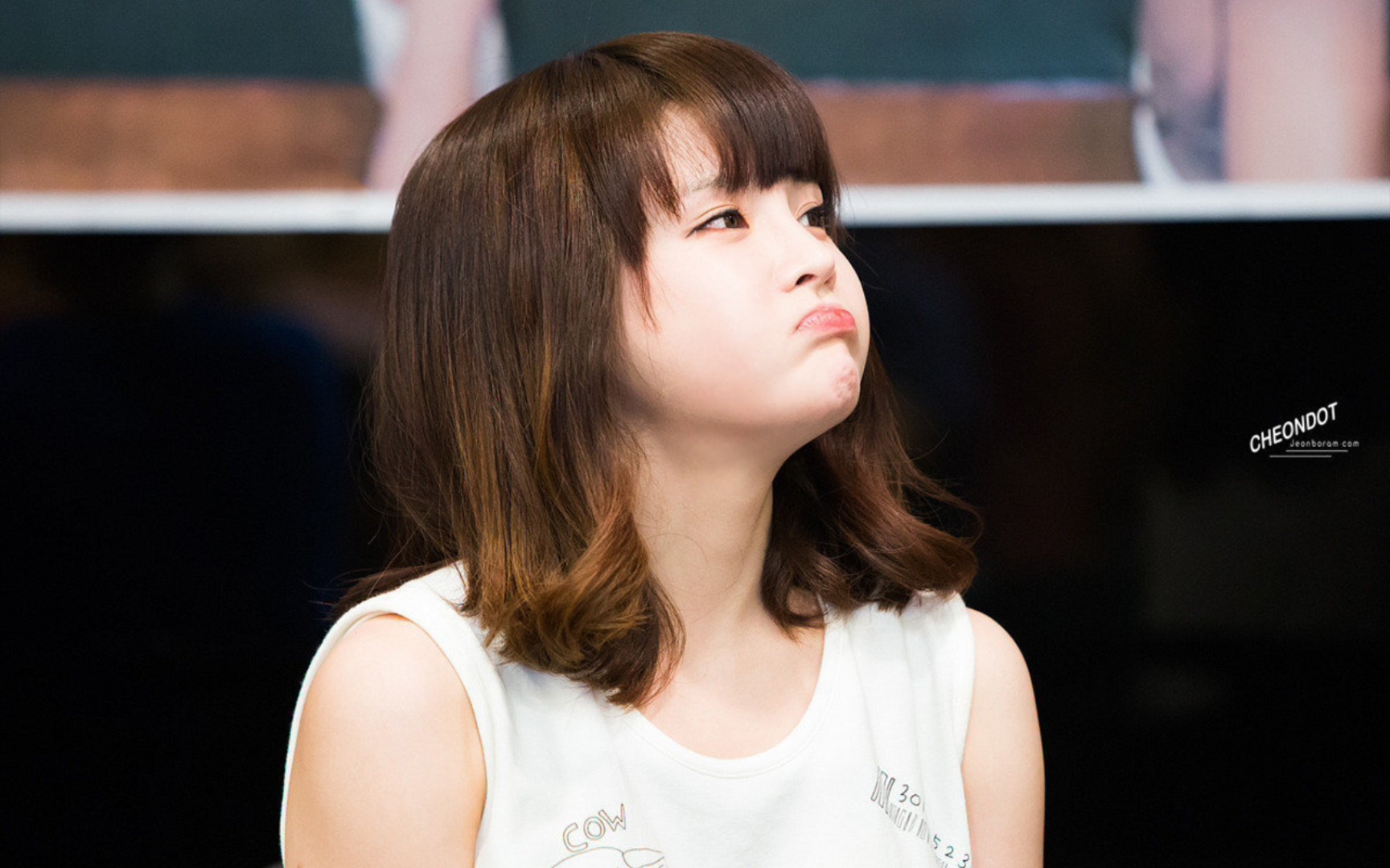 【tara】宝蓝超可爱饭拍:全面屏手机效果更棒哦!_哔哩哔哩_bilibili