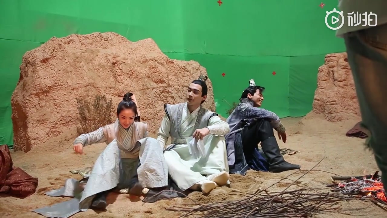 【林依晨】[2019-02-14]小女花不弃拍摄花絮-花不弃陈煜东方炻沙漠