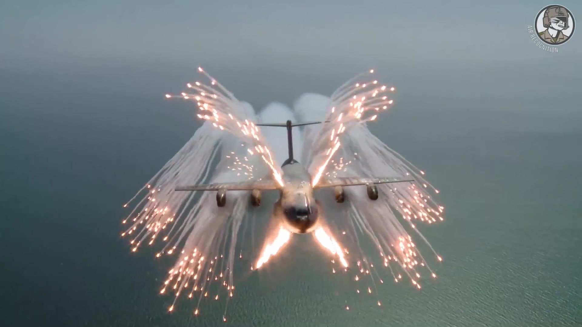 法国空军a-400m运输机喷射干扰弹_哔哩哔哩 (゜-゜)つロ 干杯~-bili