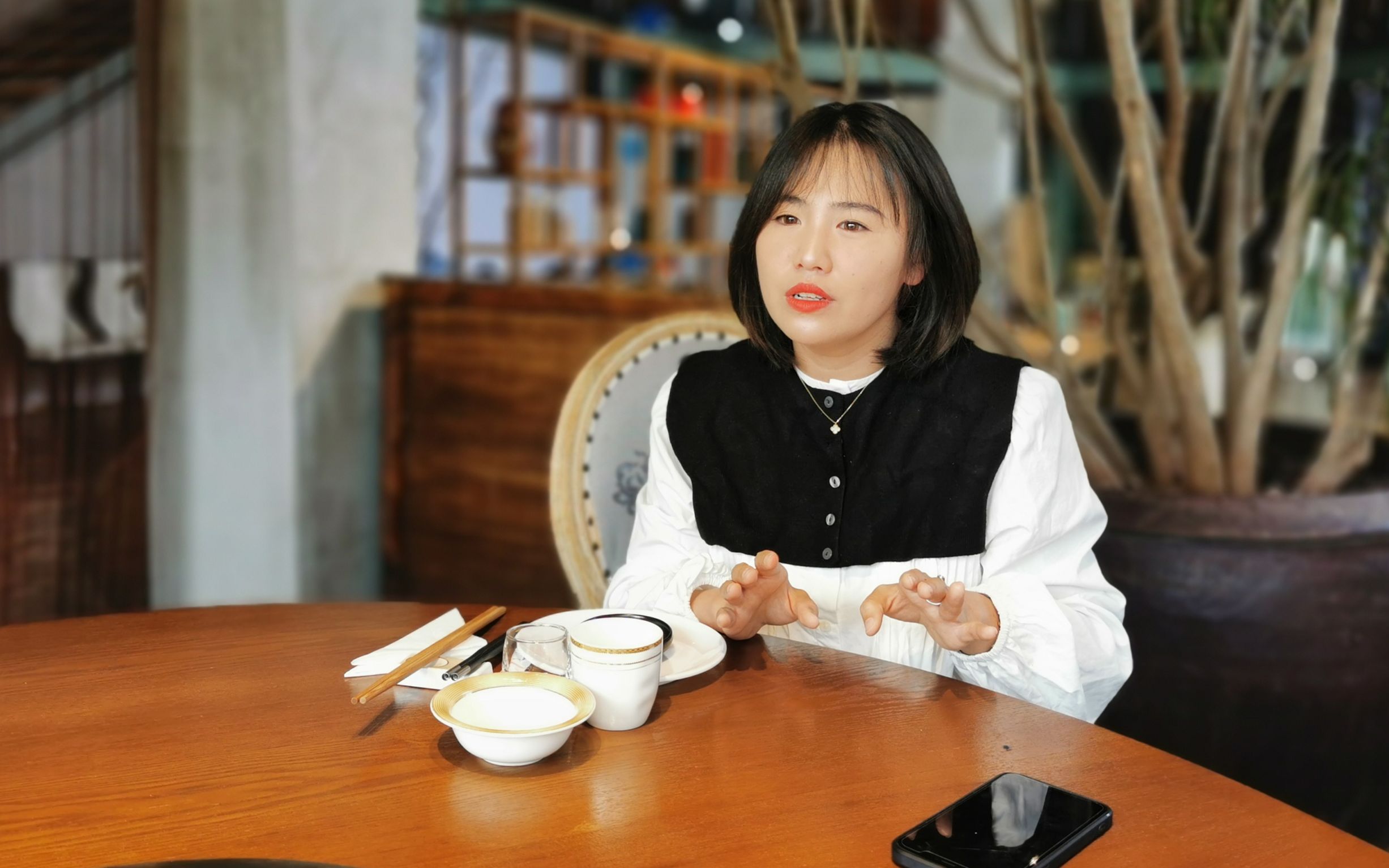 四川美女老板餐饮创新,主打3大特色,环境不一般的雅致