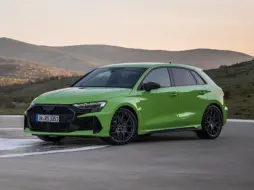 Descargar video: 【2024奥迪RS3 Sportback】2024 Audi RS3 Sportback