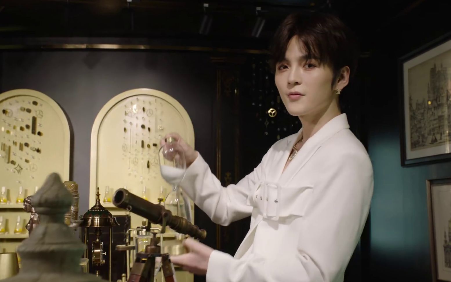 赵品霖191029苏秘闪耀鎏金瓶体验展合辑