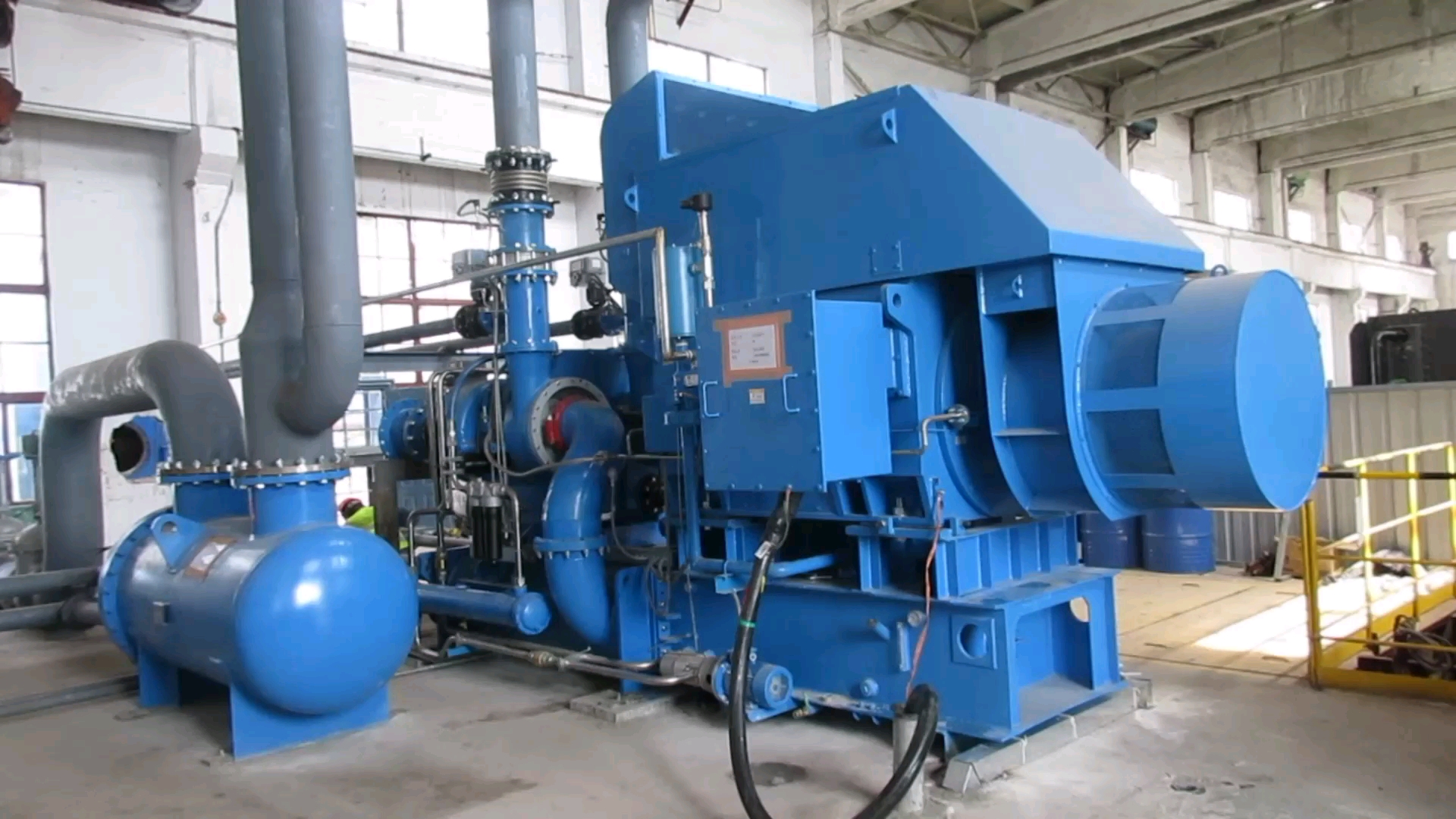 钛灵特压缩机是离心式空气压缩机专业生产厂家集专业设计研发生产销售