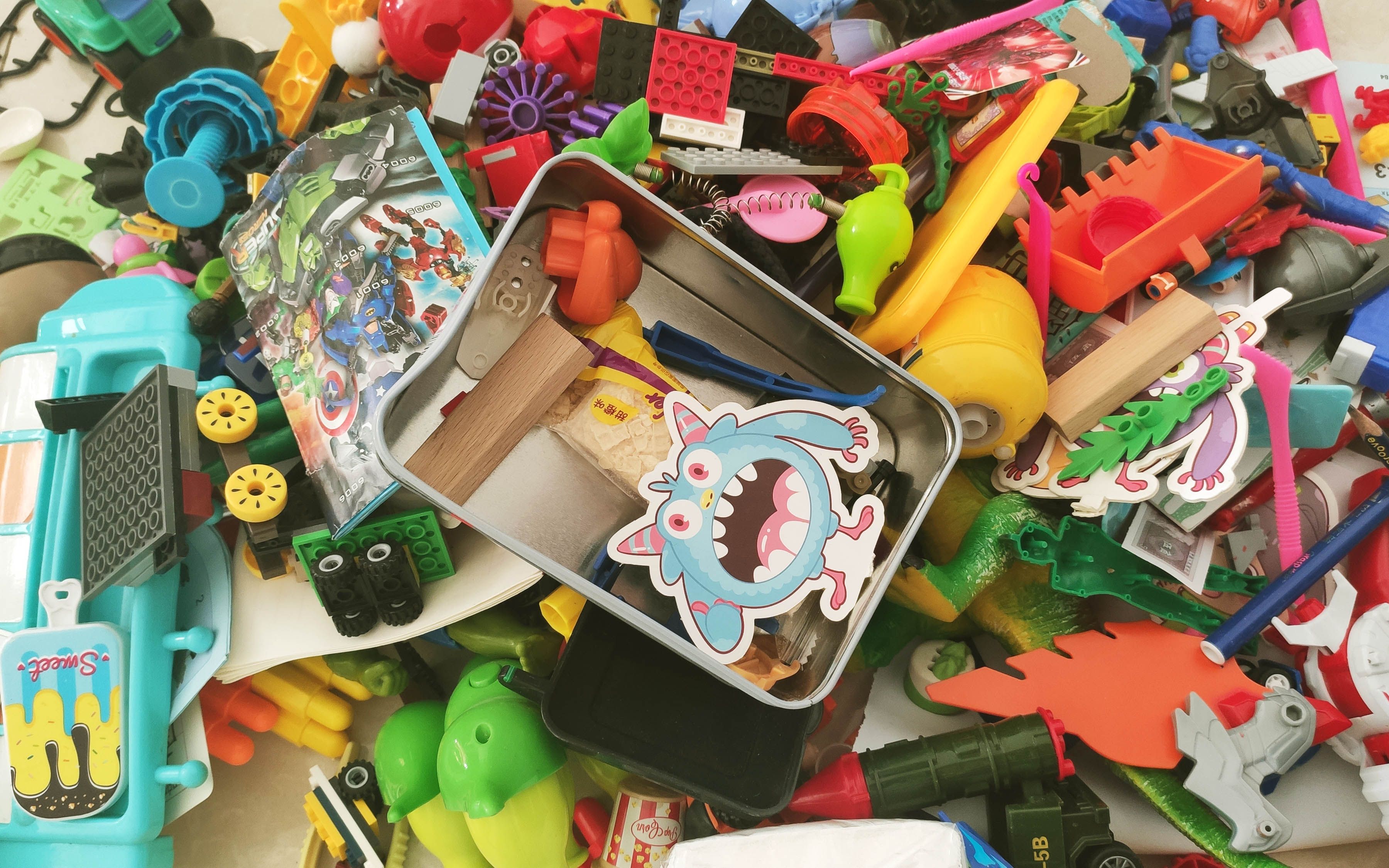 废旧玩具大清理,发现好用的灯喇叭,二极管,收集起来不用再买了