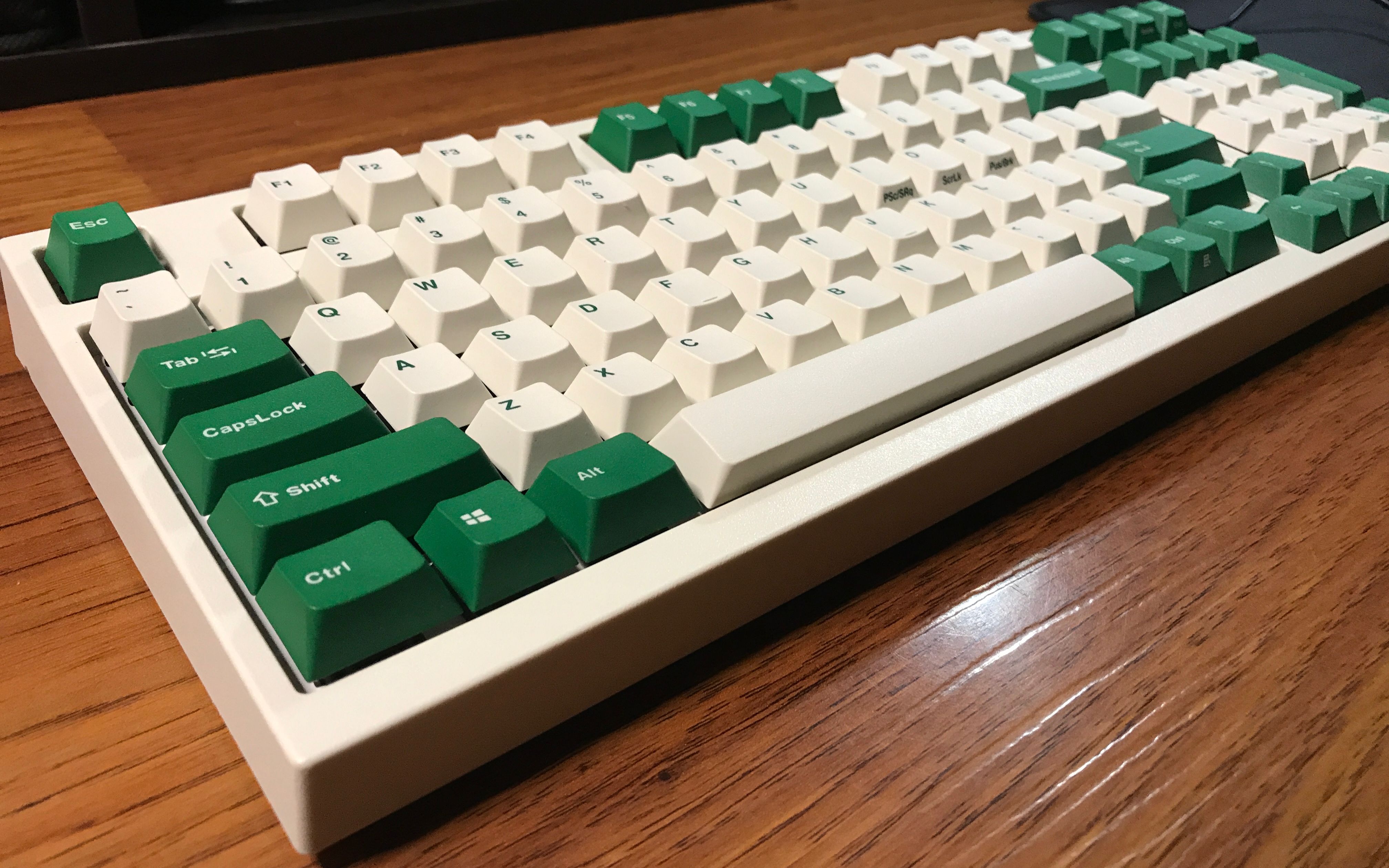 千元机械键盘是否值?全面解剖来判断.利奥波德fc980m拆解