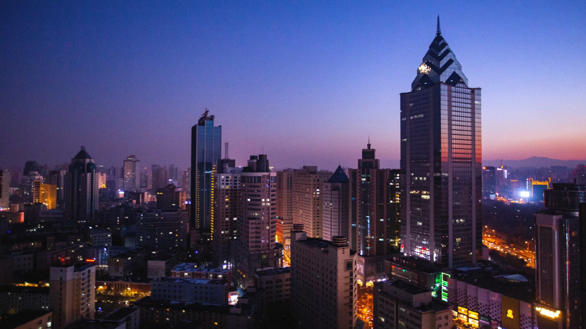 新疆乌鲁木齐西大桥新世纪广场城市夜拍延时摄影
