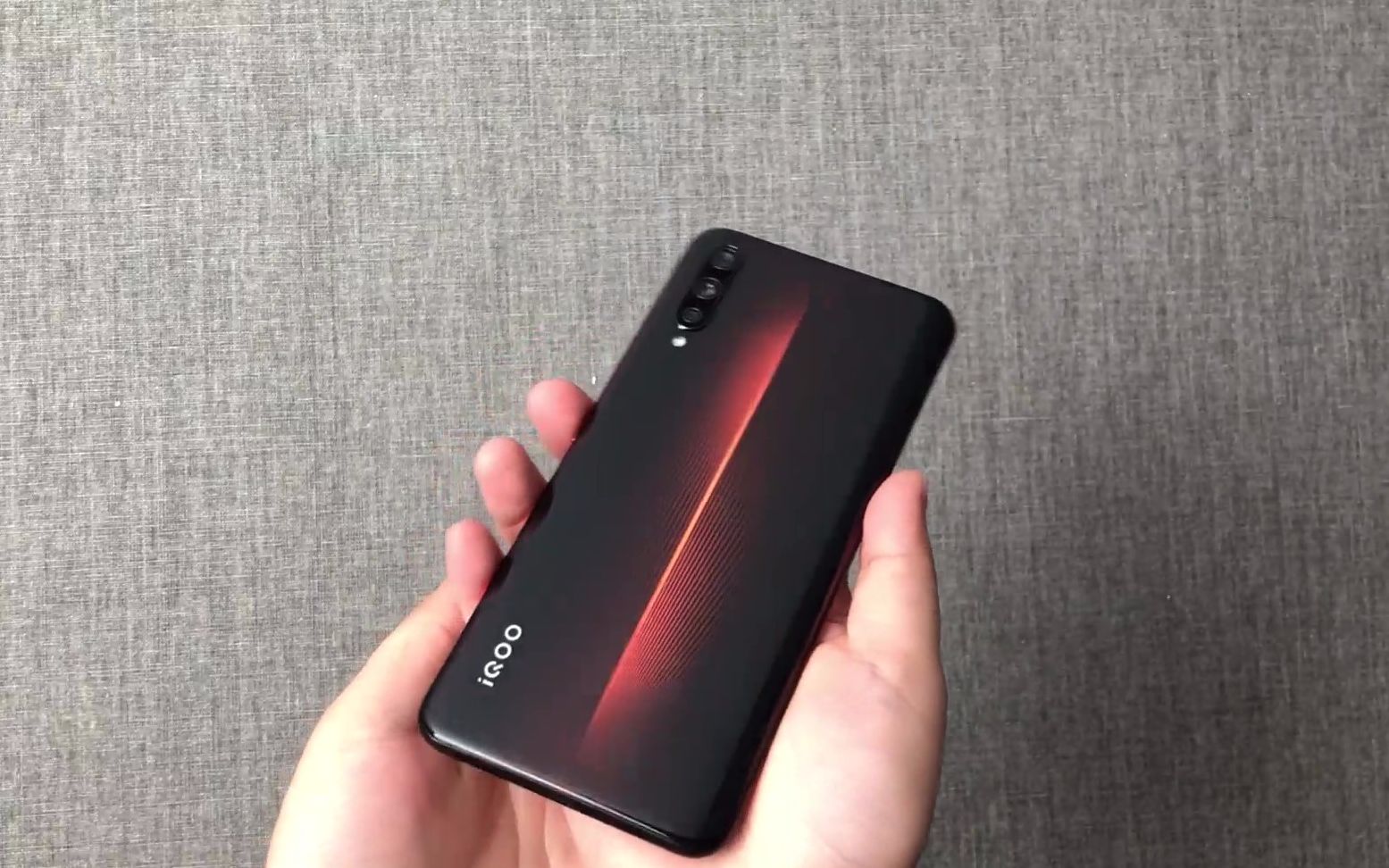 1999元vivo iqoo真机开箱,比米9更强悍,定位游戏机?