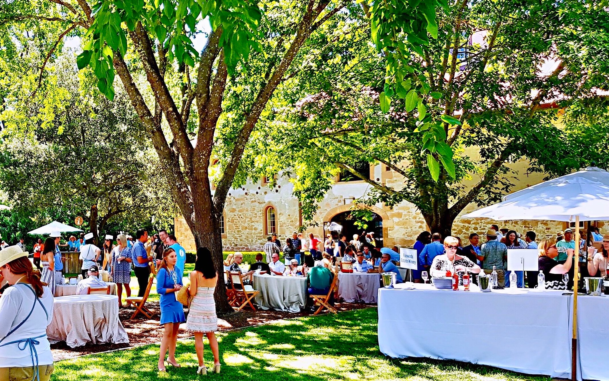 美国加州charleskrug酒庄草坪宴会葡萄酒拍卖会