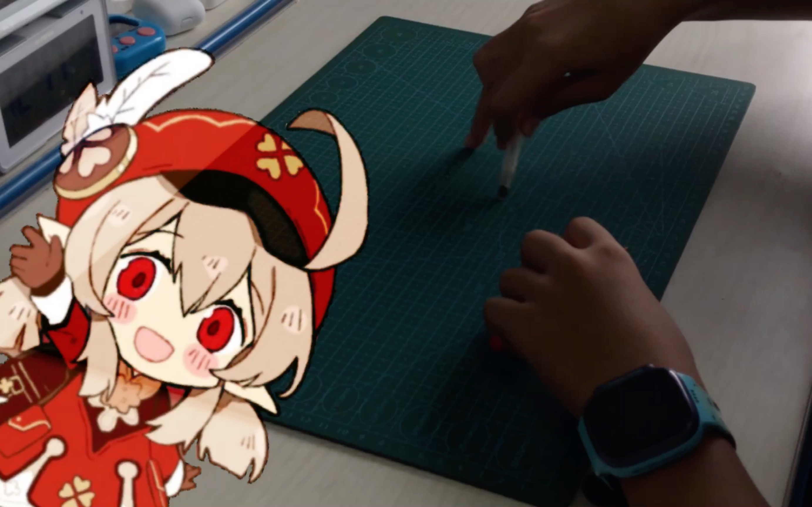 某小学生用两支笔演奏出fadeaway野生可莉出没红眼