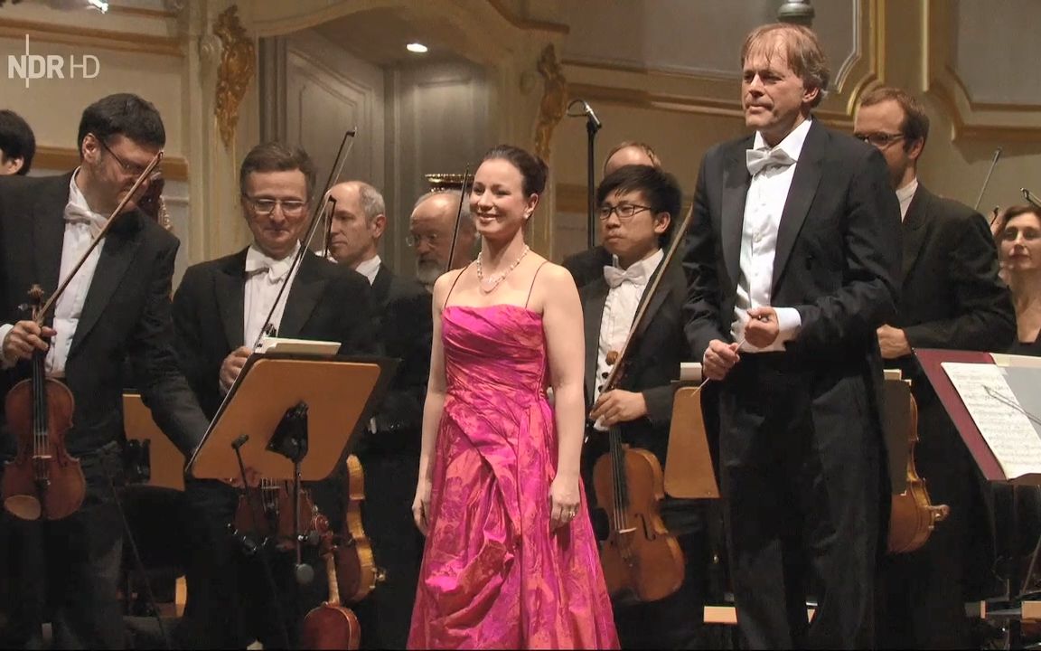 马勒第四交响曲 托马斯·亨格尔布洛克指挥北德广播易北爱乐乐团_哔哩