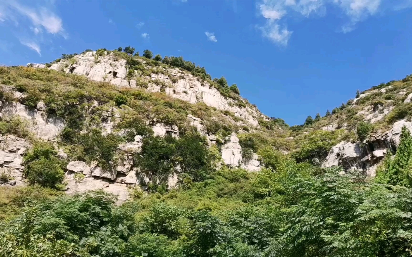 济南佛慧山,路很平还能喂小松鼠