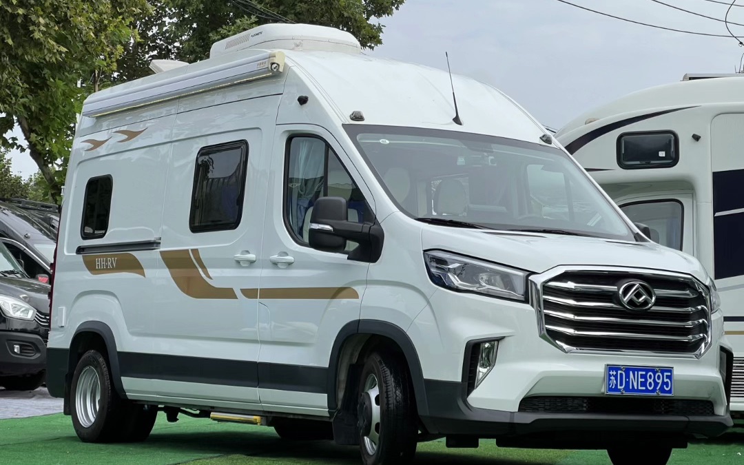 配置很高很齐全的v90b型房车