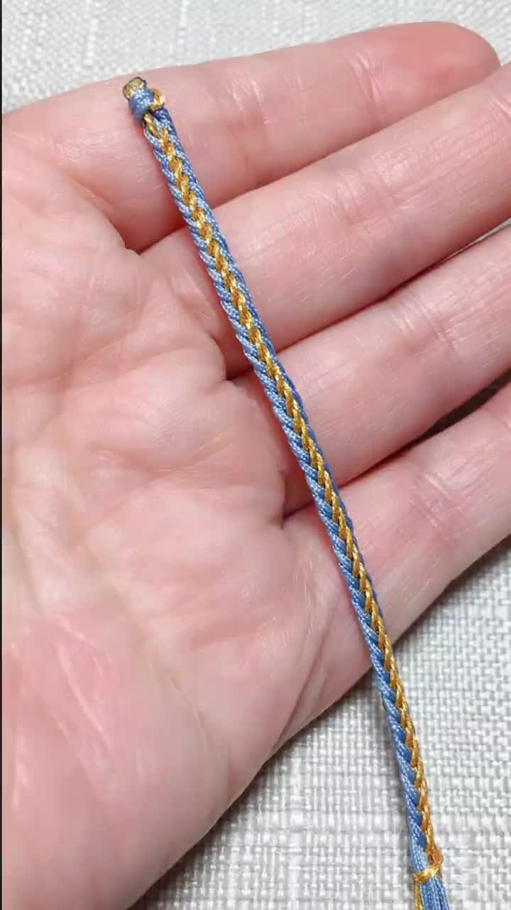 【编织】手工编绳教程圆八股辫和方八股辫的区别___圆八股辫和方八股