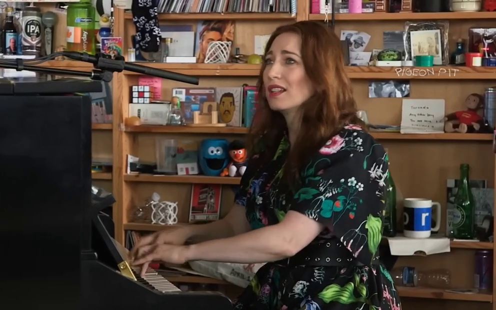 [图]另类独立女声 Regina Spektor - Après Moi -Tiny Desk Concert