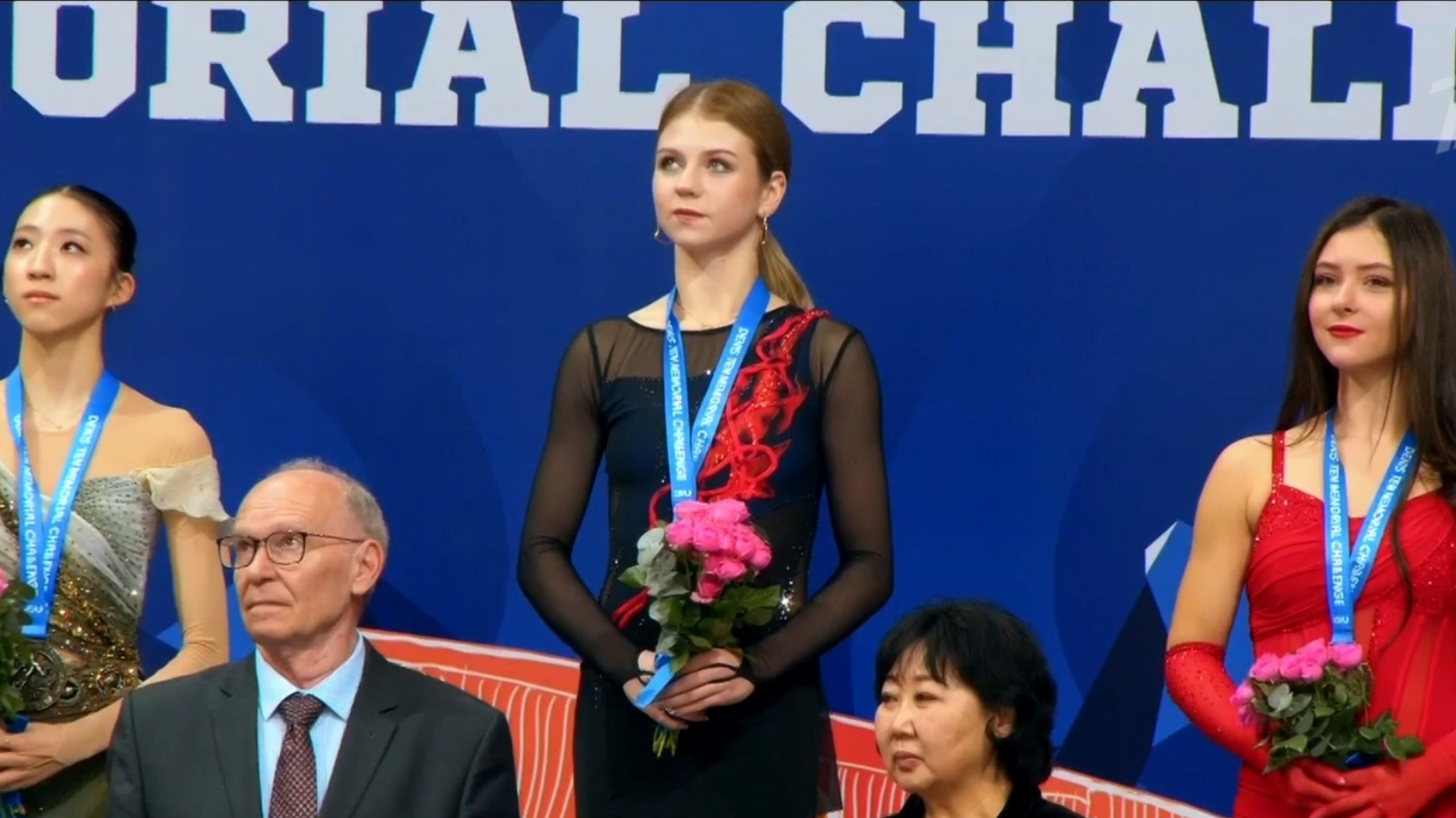 【特鲁索娃】22岁女单四周跳冠军！谭杯女单颁奖礼 Alexandra Trusova 金牌