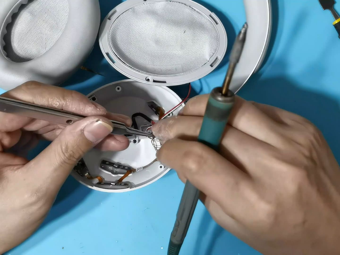 bose头戴式降噪耳机维修,nc700 uc hp头梁转轴断裂更换支架