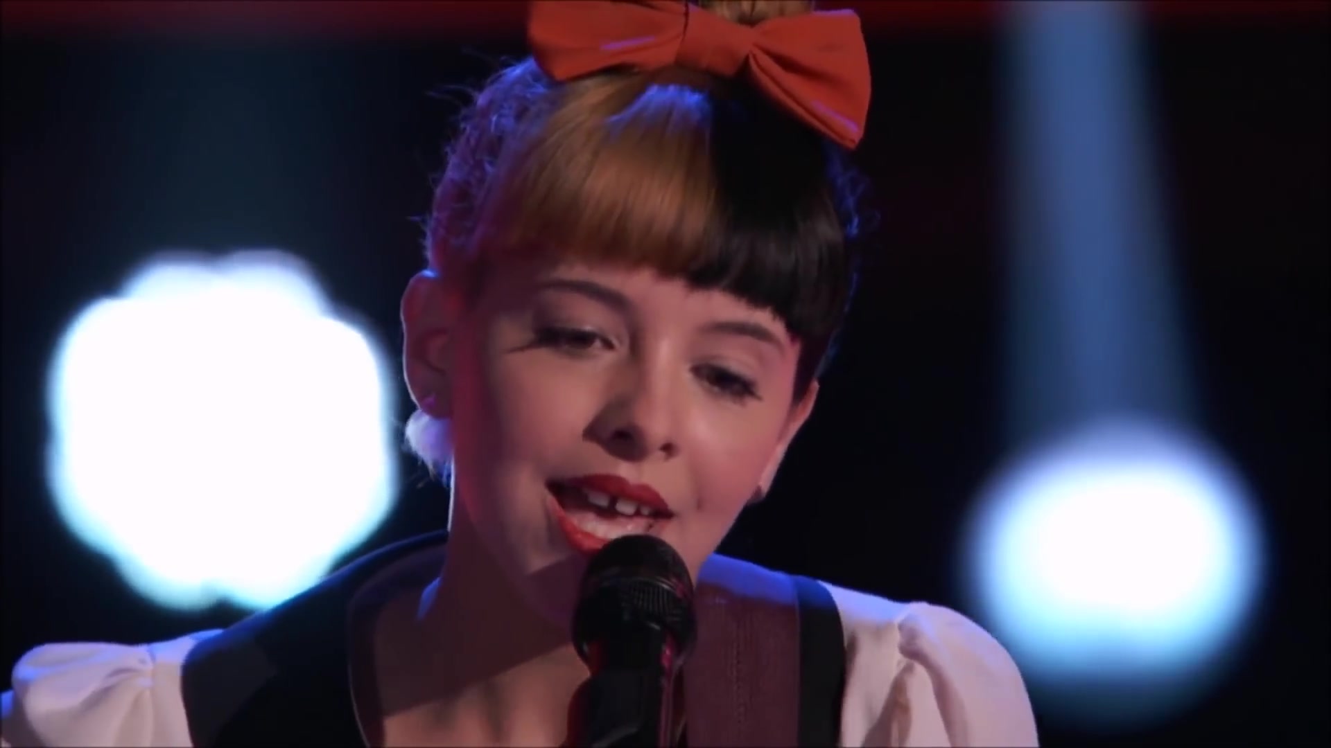 melaniemartineztoxic考古牙牙参加thevoice自弹自唱toxic三位导师齐