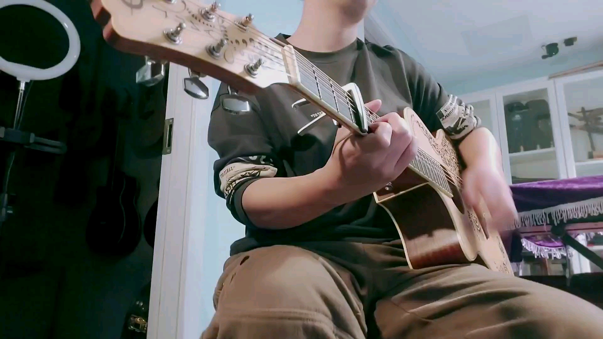 《下雨》cover:南京市民李先生     今天穿好衣服,穿戴整齐,用上设备