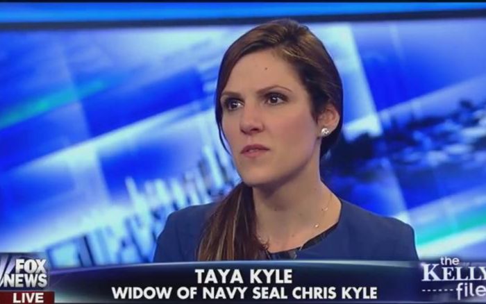 [图]传奇狙击手Chris Kyle遗孀Taya Kyle评价《美国狙击手》• Kelly File • 1/12/15 •