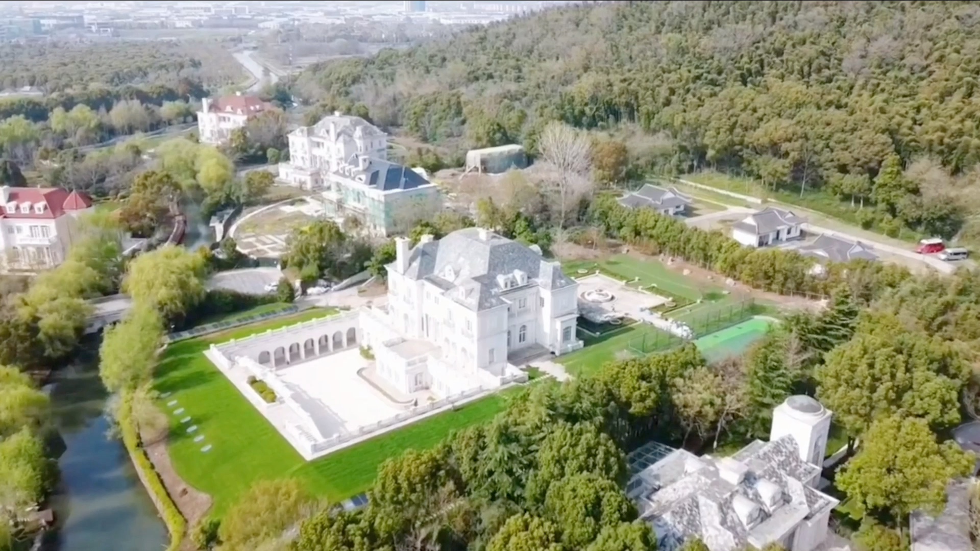 今天看看abcd妈妈家同款庄园豪宅