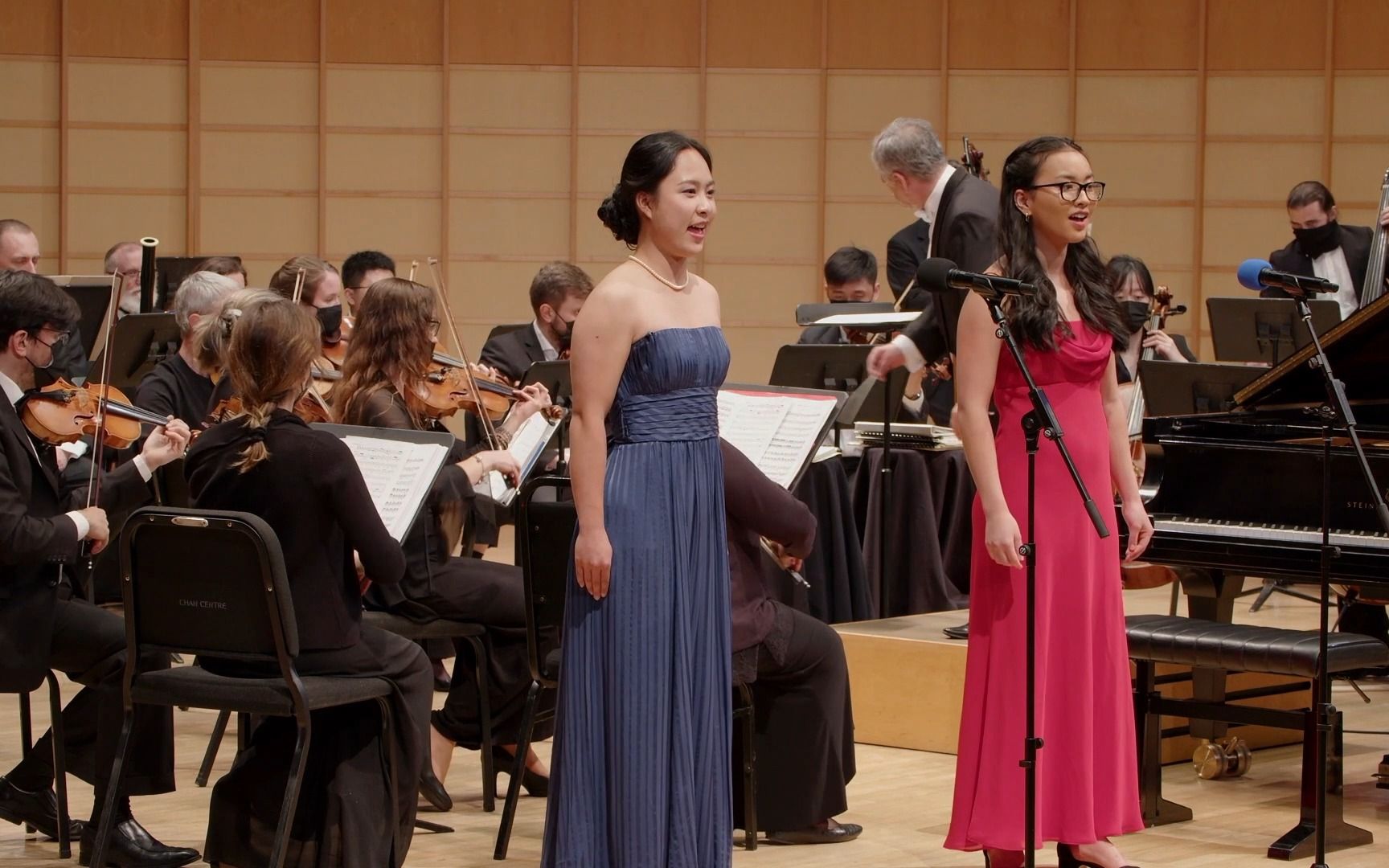 [图]18岁 Vicky Chen&Maria Zhang 演唱声乐二重唱 "Laudamus Te" from Gloria by A. Vivaldi