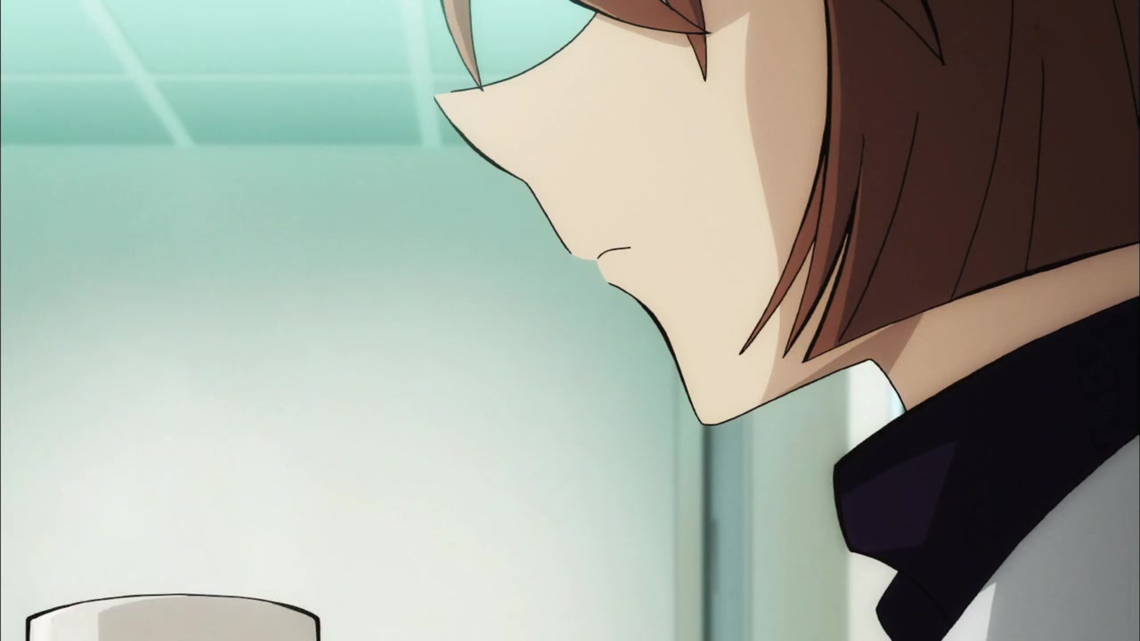 名侦探柯南cut灰原哀宫野志保烧开水泡茶喝茶放下茶杯