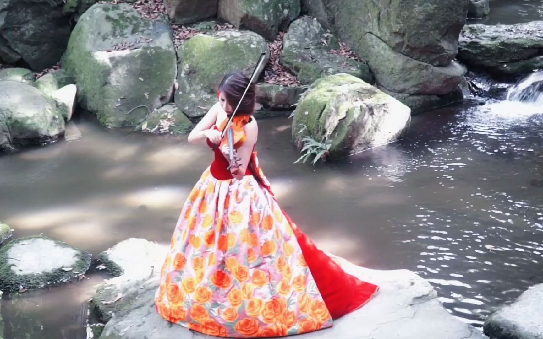 [图]花兒為什麼這樣紅 Why Are The Flowers So Red Violin 小提琴 Momo