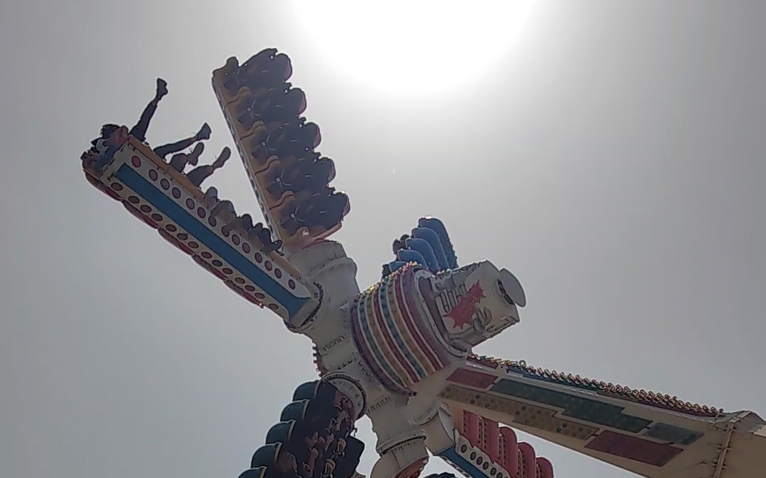 青岛方特游乐园极速风车